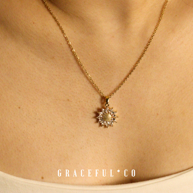 0.5CT VVS1 Brilliant Moissanite Diamond Sunflower Necklace – Sandra's  Bridal Collection
