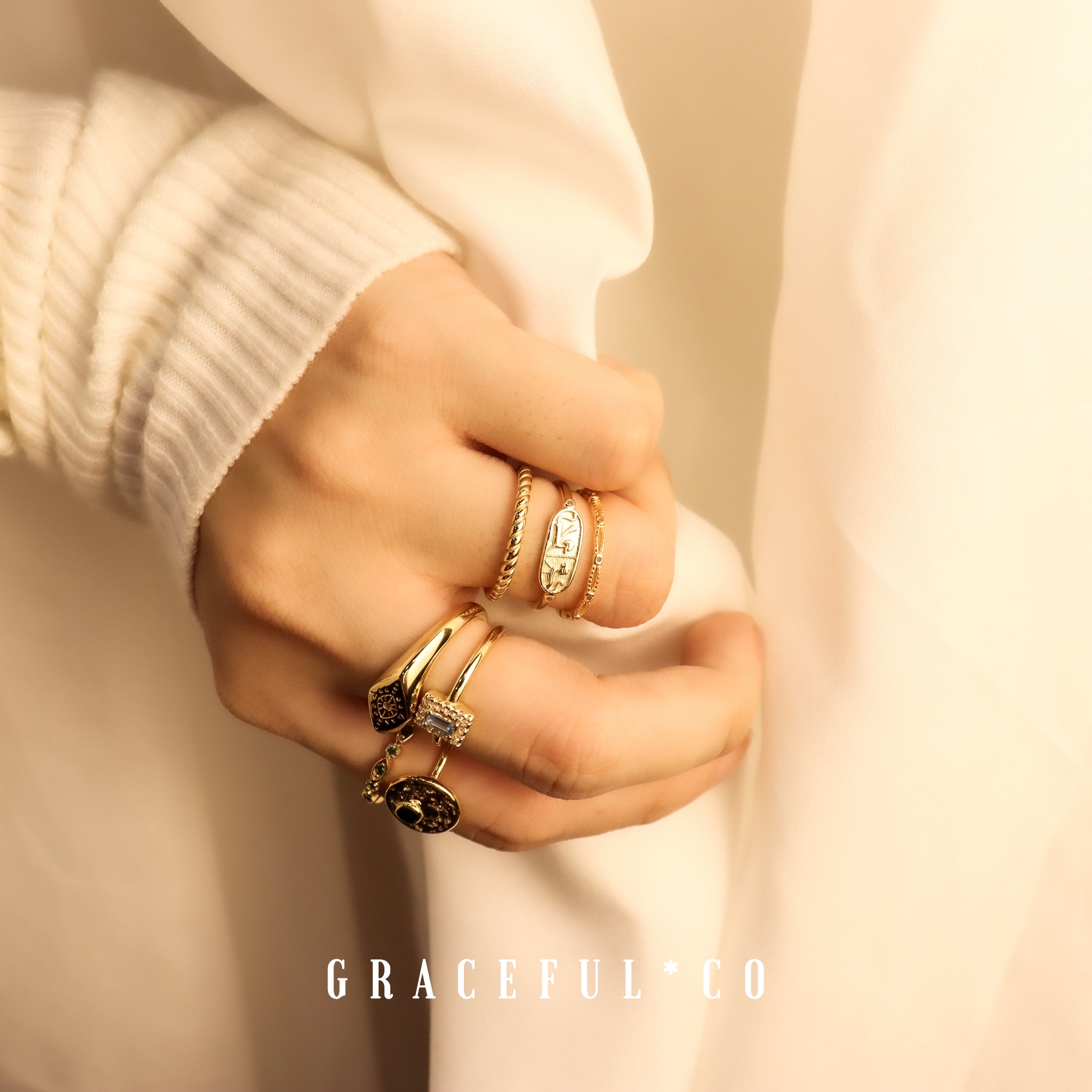 Minimalist Twisted Ring - Gracefulandco