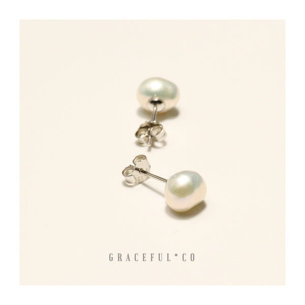 Dainty Baroque Pearl Stud Earrings