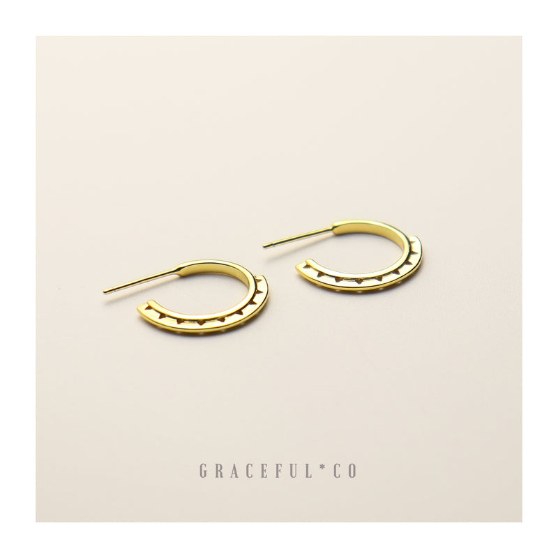 Roman Triangle Hoop Earrings - Gracefulandco