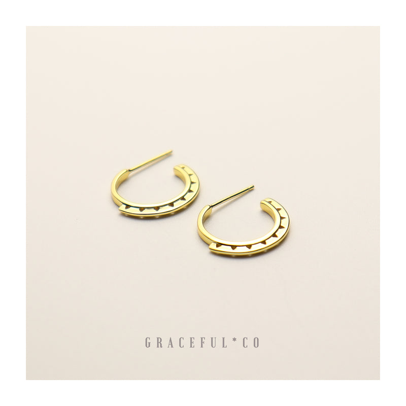 Roman Triangle Hoop Earrings - Gracefulandco