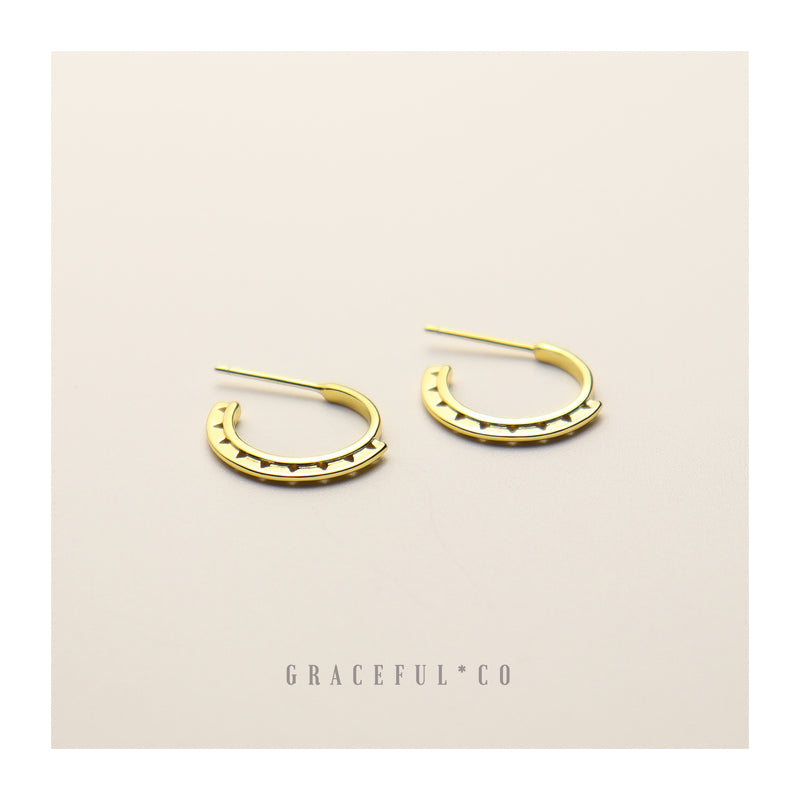 Roman Triangle Hoop Earrings - Gracefulandco