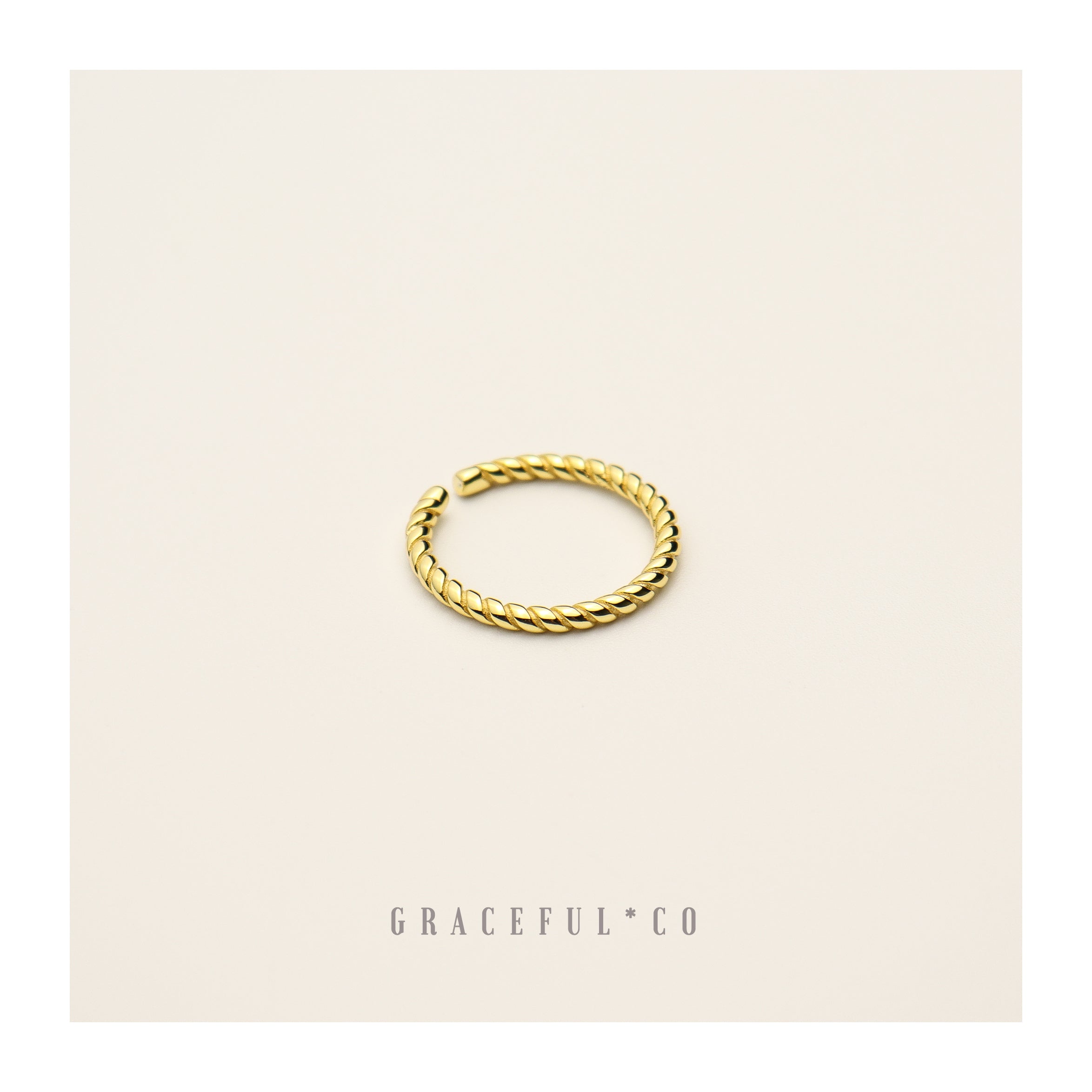 Minimalist Twisted Ring - Gracefulandco